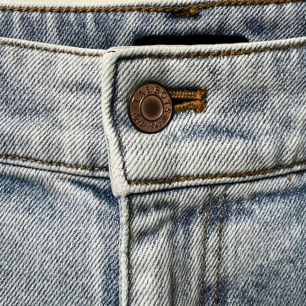 Talbots Everyday Relaxed Jeans in Fiji Wash, Women's Size 8P - Picture 4 of 10